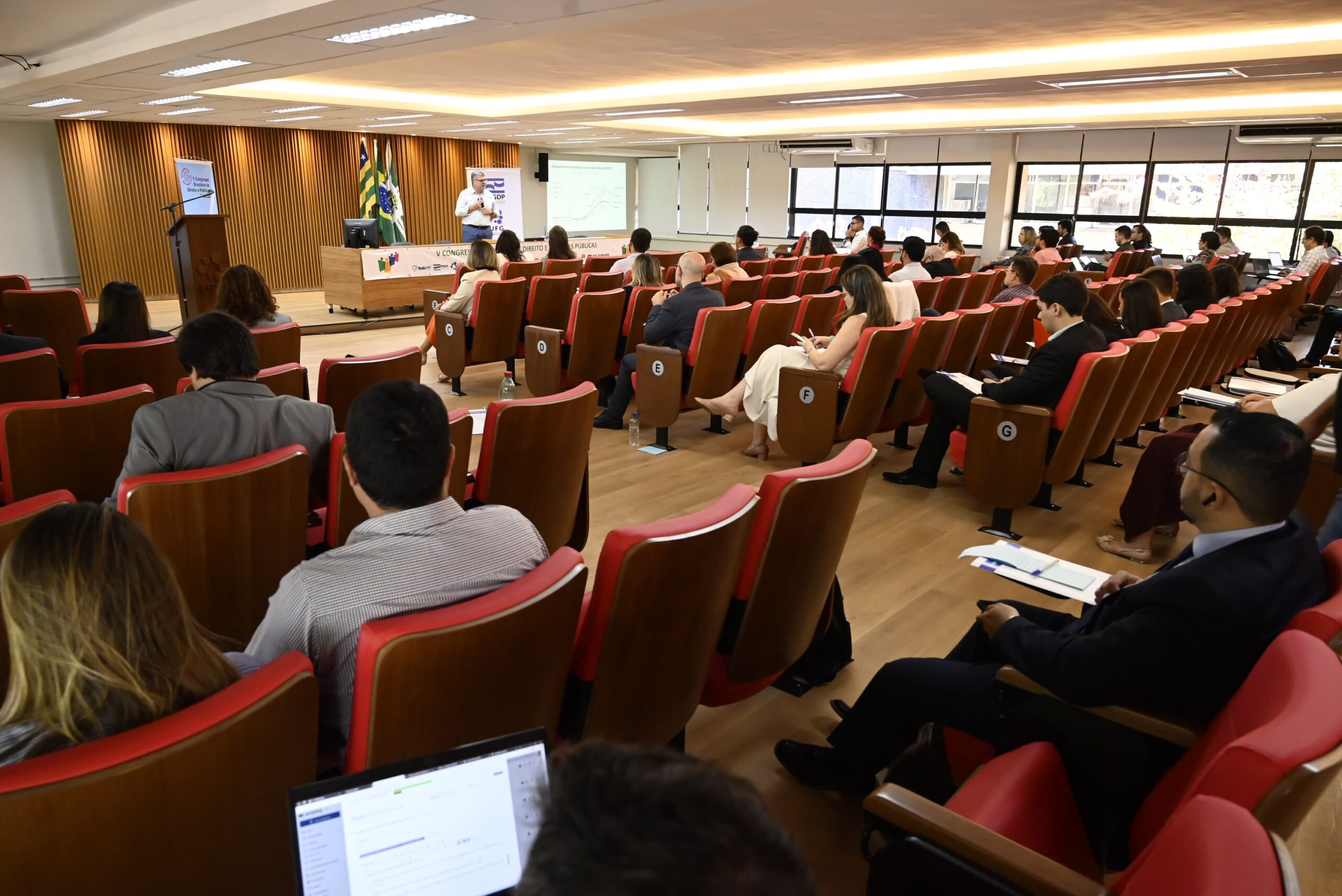 Diretor do CIAP Ministra Oficina sobre desenho de Programas Publicos em Congresso Nacional 2