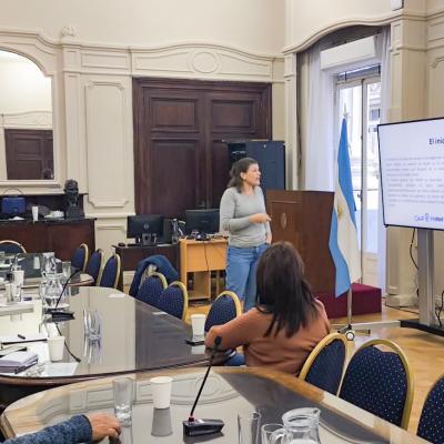 CIAP apresenta experiências em inteligência artificial para políticas públicas na Legislatura de Buenos Aires